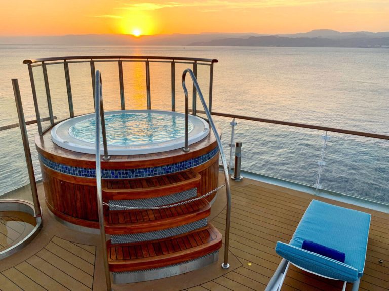 Ocean Explorer jacuzzi