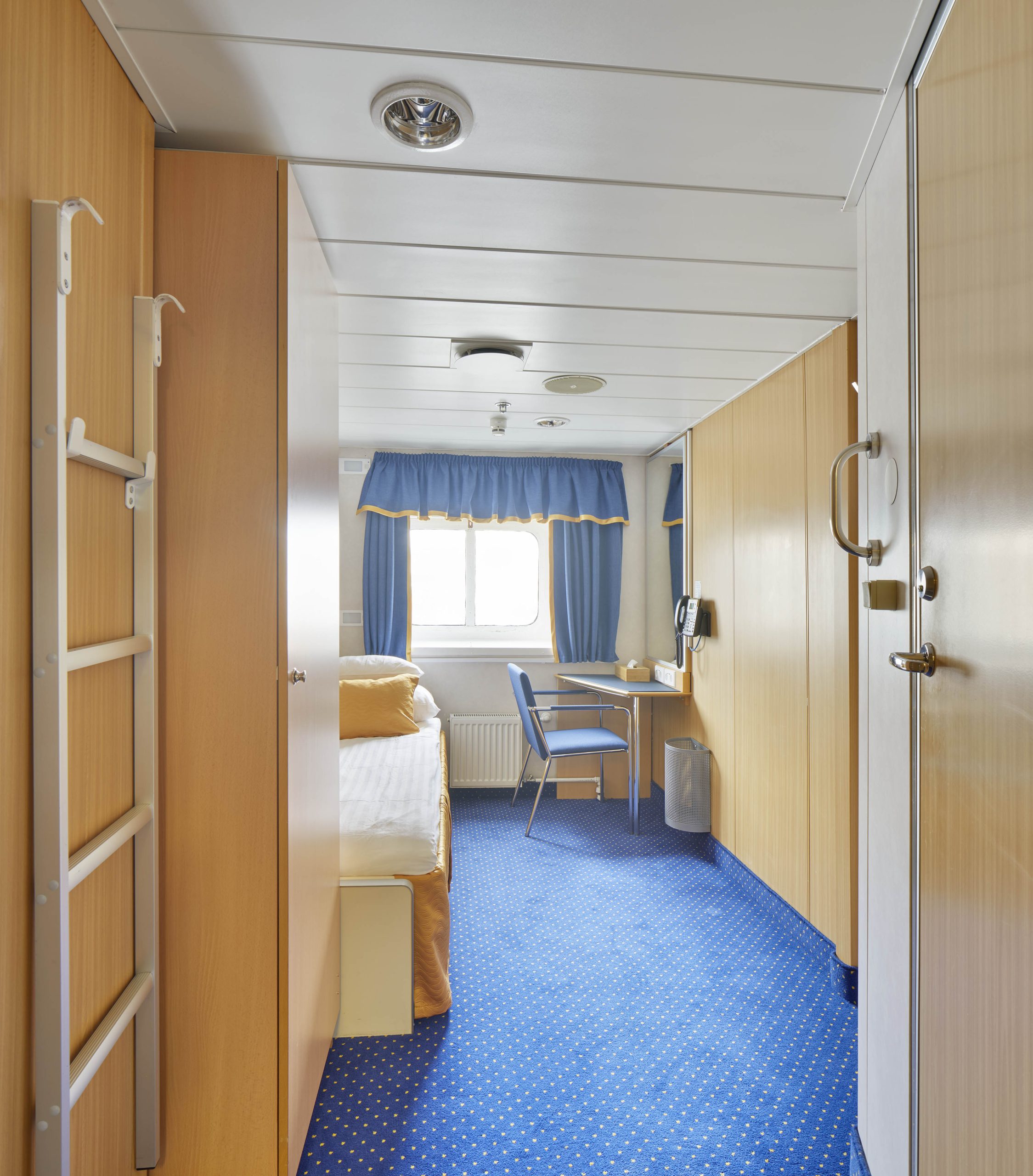 Ocean Nova, single cabin