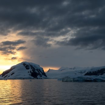 20170107-Antarctica Heb Sky_1448