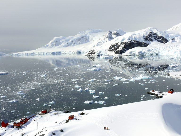 alimirante brown station in antarctica